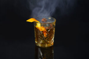 Kentucky Showdown cocktail in whisky tumbler